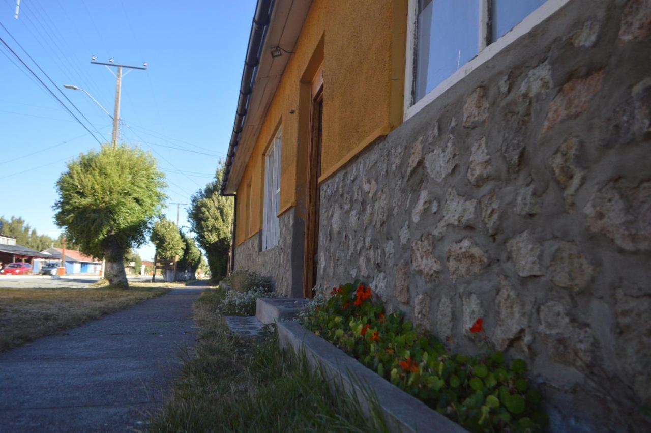 Hostal Y Cabanas Vientos Del Sur Puerto Ingeniero Ibanez Esterno foto