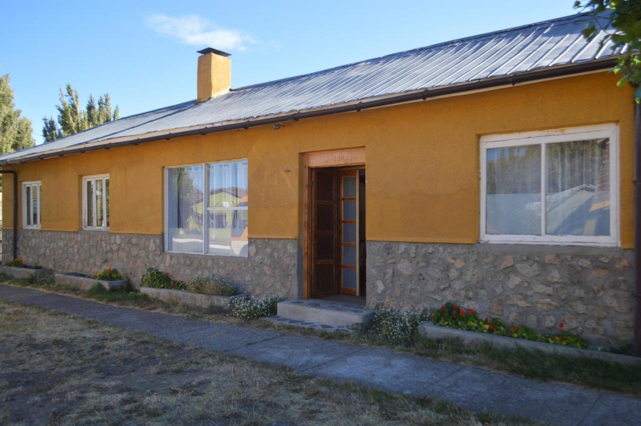 Hostal Y Cabanas Vientos Del Sur Puerto Ingeniero Ibanez Esterno foto